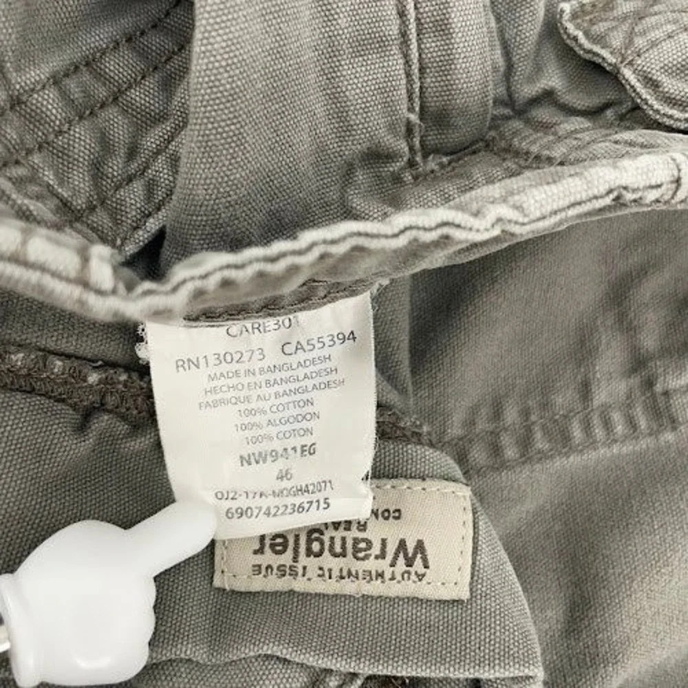 Wrangler Authentic Issue Cargo Shorts Mens 46‎ Fits 42 Real Comfortable Khaki